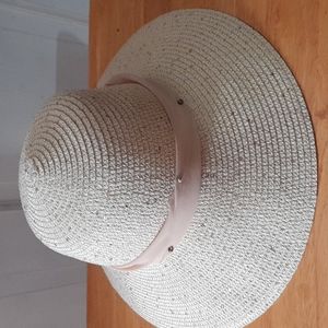 Ladies straw hat